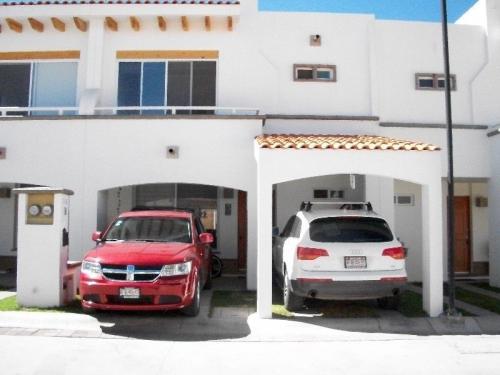 RENTO CASA AL NORTE A PARTIR DEL 1 AGOSTO DE 4 RECAMARAS