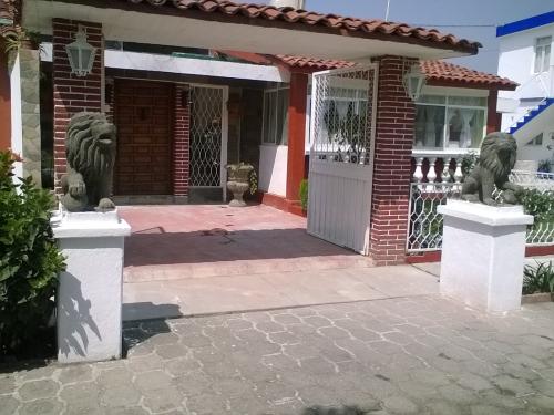 Casa birecámara cochera 2 autos conjunto cerrado Puebla