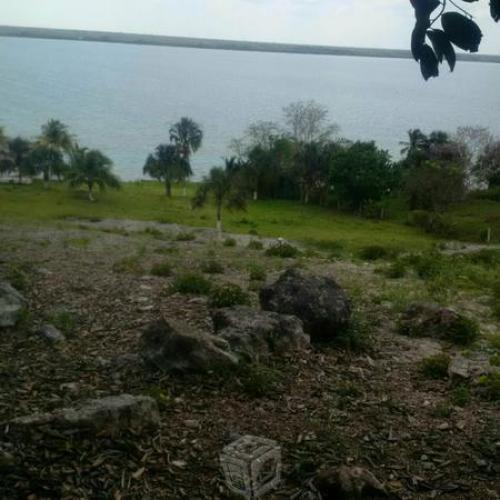 Terreno con laguna en bacalar