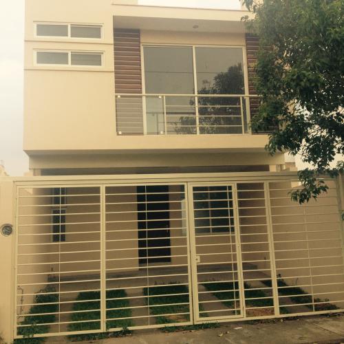 JARDINES  DE  LAS AZUCENAS  #1217  JARDINES DEL VERGEL 