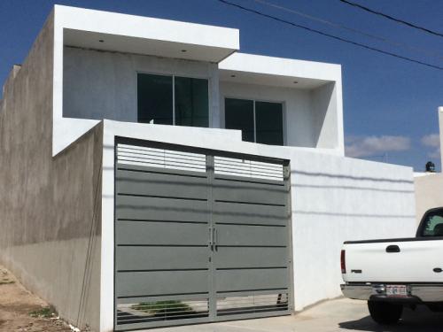 VENDO CASA NUEVA PLANTA Y MEDIA DOBLE FRENTE