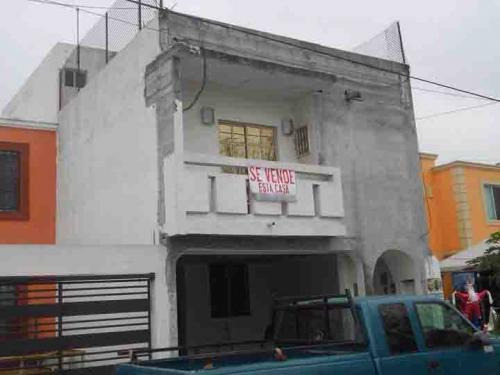 CASA FRACCIONAMIENTO QUINTA COLONIAL EN APODACA. EXCELENTE OPORTUNIDAD.