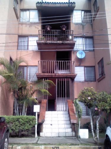                                ANDADOR NORTE F #1341 INT.404         CONJUNTO HABITACIONAL LOS LAURELES  
