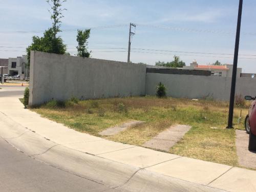 VENDO TERRENO RESIDENCIAL AL NORTE CIRCUITO CERRADO