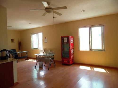RENTO BODEGA EJECUTIVA EN PUERTO VALLARTA CERCA DEL CUC