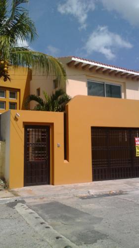 Casa Residencial en Merida, Fraccionamiento Montecristo, Comodidad y Plusvalia.