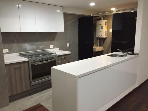 Departamento en Venta, Del Valle, City Towers Grand, Cerca de Plaza Universidad