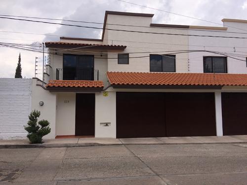 Hermosa Casa En Renta En Bosques Del Prado Nte.
