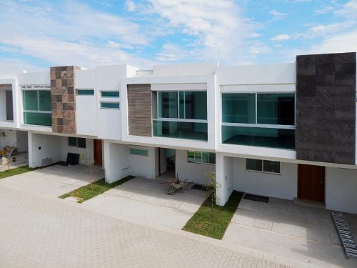 Estupenda Casa en PREVENTA en Magnolia Hábitat, Zapopan. 130 Mts.