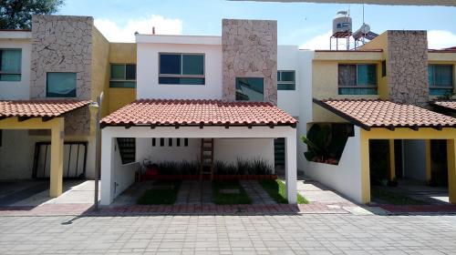 VENDO CASA NUEVA 3 RECAMARAS AL NORTE