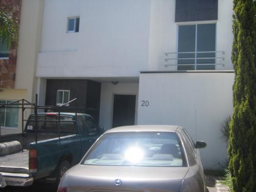 CASA EN RENTA BUGAMBILIAS 1a SECCION $ 10,000 COTO LA PRADERA