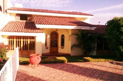 CASA EN VENTA OPORTUNIDAD $ 3,700,000 BUGAMBILIAS 2a SECCION