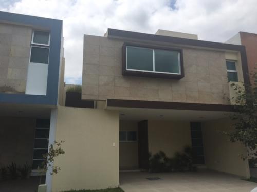 Casa en Venta en Valle Imperial #102