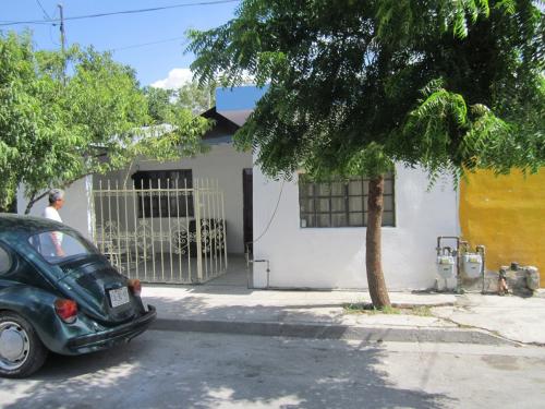 CASA UNA PLANTA LOS NOGALES