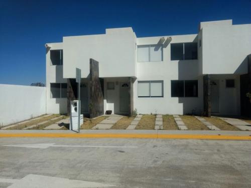 HERMOSA CASA EN CONDOMINIO RESIDENCIAL
