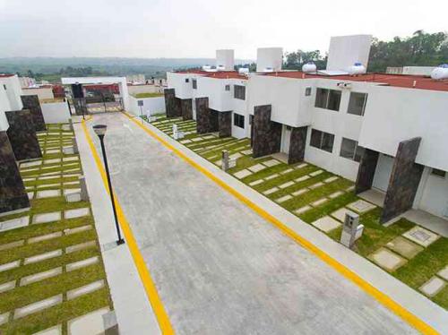 VENTA DE CASAS EN LAGO RESIDENCIAL