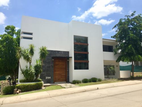 SE VENDE CASA EN LA PRIMAVERA CULIACAN