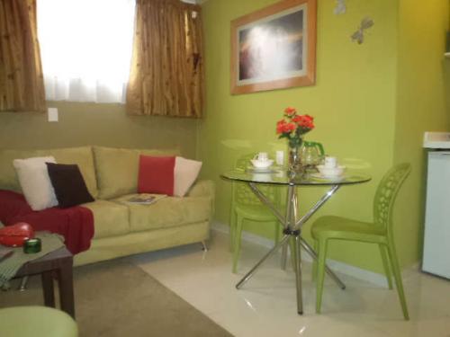 Hospedate en nuestras habitaciones totalmente amuebladas