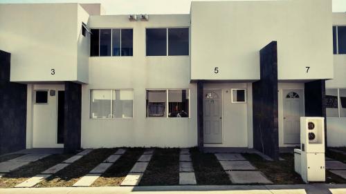 EL HOGAR DE TUS SUEÑOS EN EL LAGO RESIDENCIAL