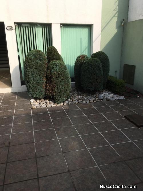 Linda Casa en Renta por el Asta de la Bandera, Santa Maria