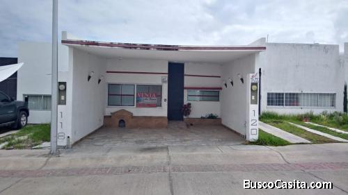 LA FIRMA REAL STATE VENDE CASA EN FRACC. CERRADO CON VIGILANCIA AL NORTE