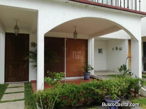 VENTA DE CASA EN FRACCIONAMIENTO 