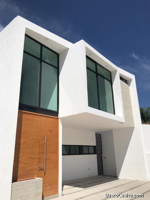 01220 SE VENDE CASA EN RESIDENCIAL VIÑA ANTIGUA.