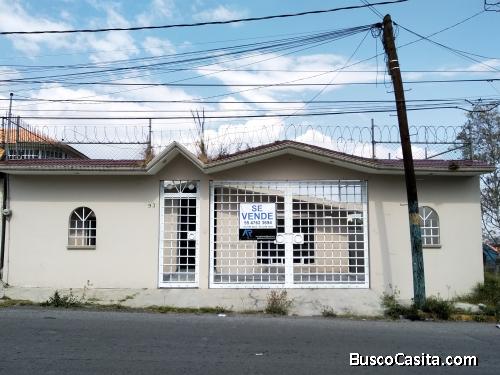 Excelente casa de un nivel en Bosques del lago