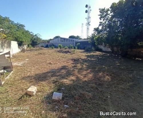 VENTA DE AMPLIO TERRENO EN EL CENTRO