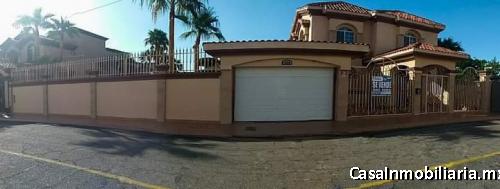 PRECIOSA RESIDENCIA EN VENTA DE CUATRO RECAMRAS EN EL EXCLUSIVO  FRACC. VILLANOVA DIAMANTE