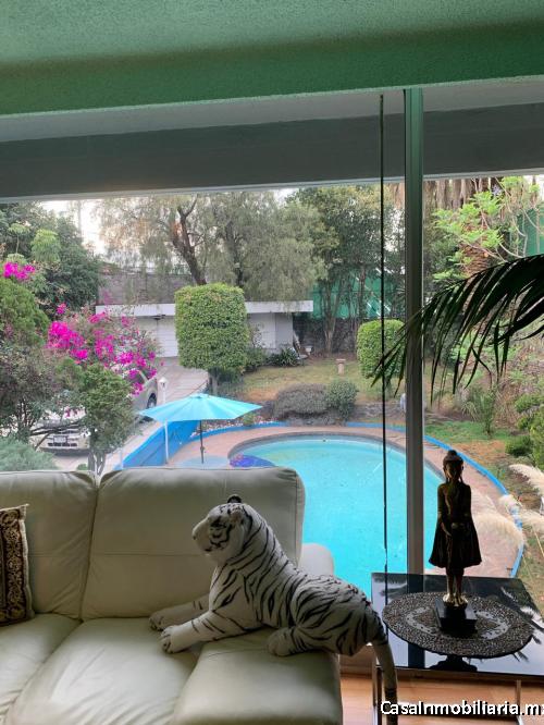 CAsa con Alberca y 2 departamentos en el Pedregal