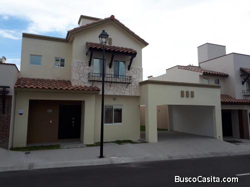 CASA EN RENTA EN RESIDENCIAL LA VISTA, QUERETARO