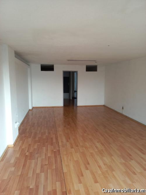 Rento oficina 52 m2 enfrente Viveros de Coyoacan.