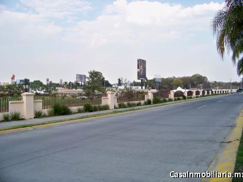 Se Renta Terreno sobre av Lopez Mateos esquina Villa California