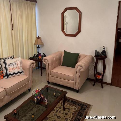 En Del Valle Centro Depto en 1er piso 2R-1B casi esquina Parroquia