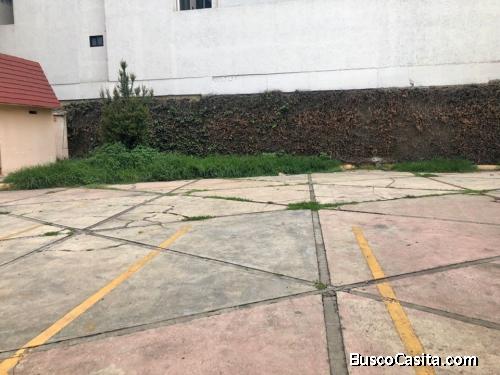 AMPLIO TERRENO EN ESQUINA CON AMPLIOS USOS DE SUELO tanto comercial como habitacional