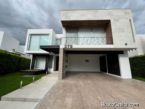 SE VENDE HERMOSA CASA EN FRACC. EL CAMPANARIO