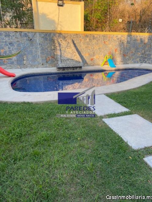 A13 Casa 3 Recamaras con alberca privada en zona residencial de Ixtapa