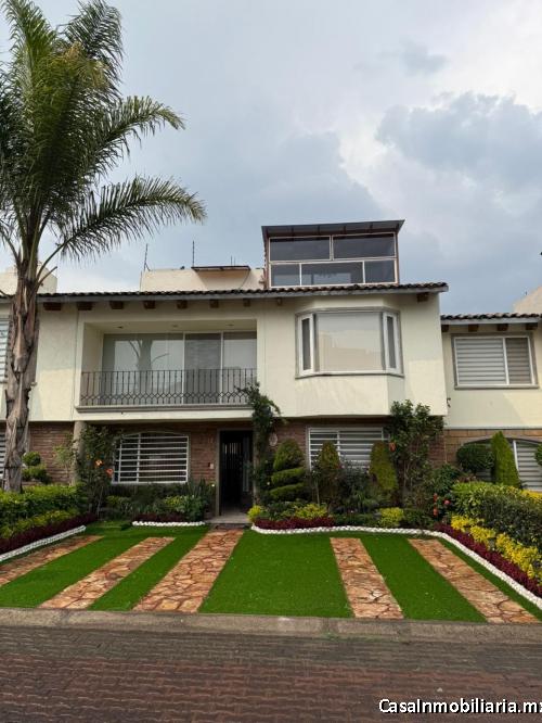 Casa Remodelada con Acabados de Lujo y Sistemas Sustentables