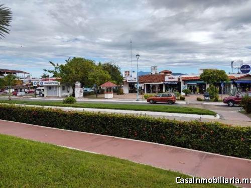 L602 Local Comercial en Venta sobre Boulevard Ixtapa en Zona Hotelera 