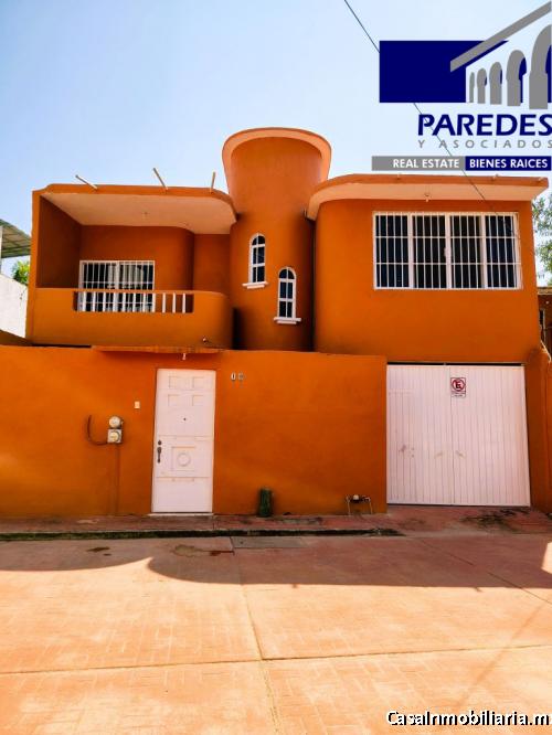 C108 Casa en Venta 3 recamaras centro de la ciudad en Zihuatanejo