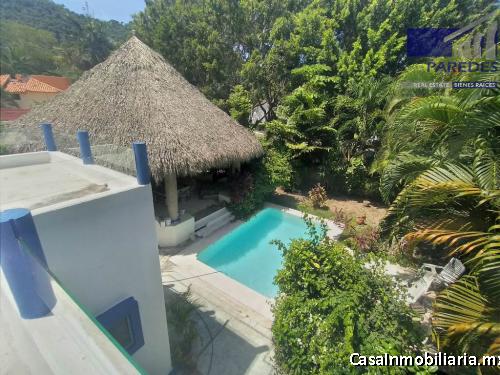 C101 En Venta casa 3 recamaras Alberca amplia Terraza en Ixtapa