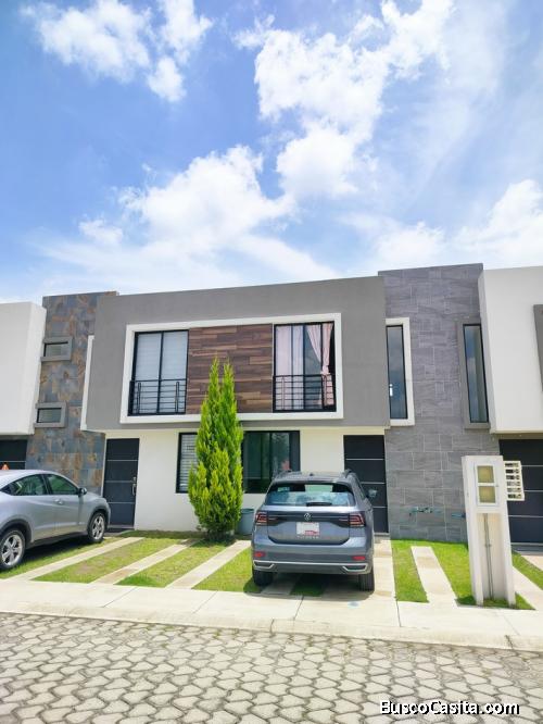 Vendo Excelente casa amplia en fraccionamiento con alberca en Puebla