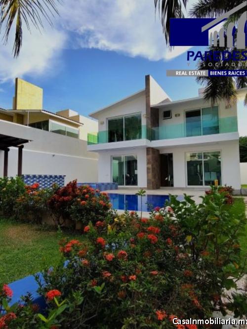 C106 Venta casa nueva con alberca 4 recámaras Ixtapa Zona Campo de Golf