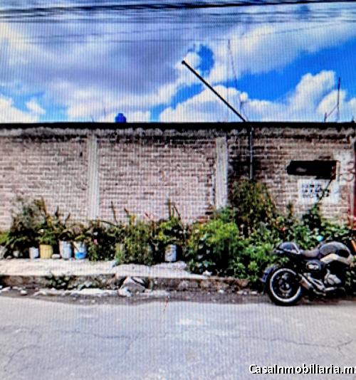 se vende terreno de 200m2 con 4 cuartos provicionales  