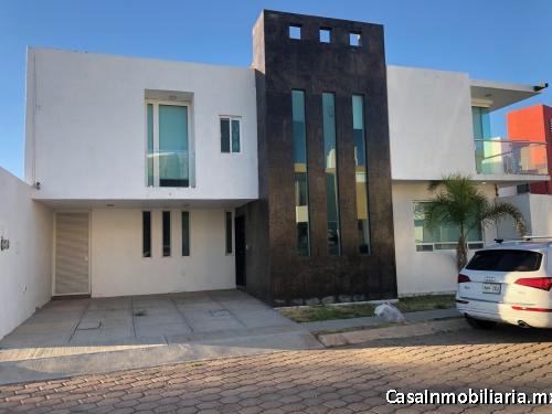 CASA EN RENTA O HABITACIONES PRIVADAS CON BAÑO PROPIO