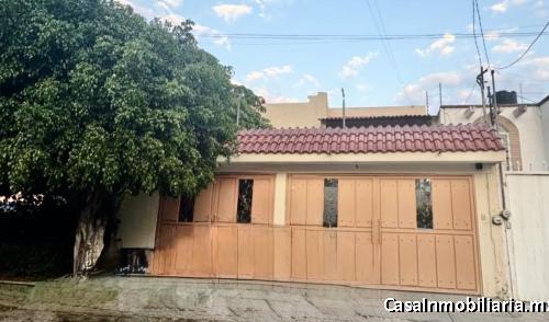 EXCELENTE CASA EN RENTA EN COL. BUGAMBILIAS 4 RECÁMARAS
