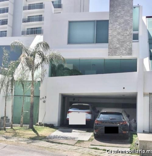 HERMOSA CASA EN VENTA EN LOMAS DE GRAN JARDÍN | ZONA NORTE LEÓN