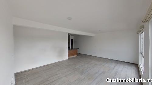 Departamento remodelado en venta en Colinas del Lago.