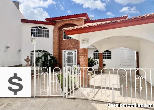 HERMOSA CASA CON ELEVADOR | 3 RECÁMARAS | 3 BAÑOS COMPLETOS | FRACC. REAL DEL BOSQUE – COTO ÁLAMO | 